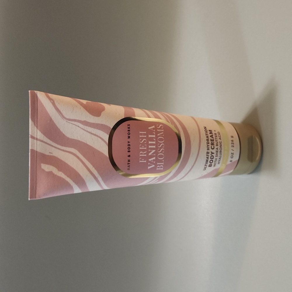 Fresh Vanilla Blossoms Body Cream by Bath & Body Works